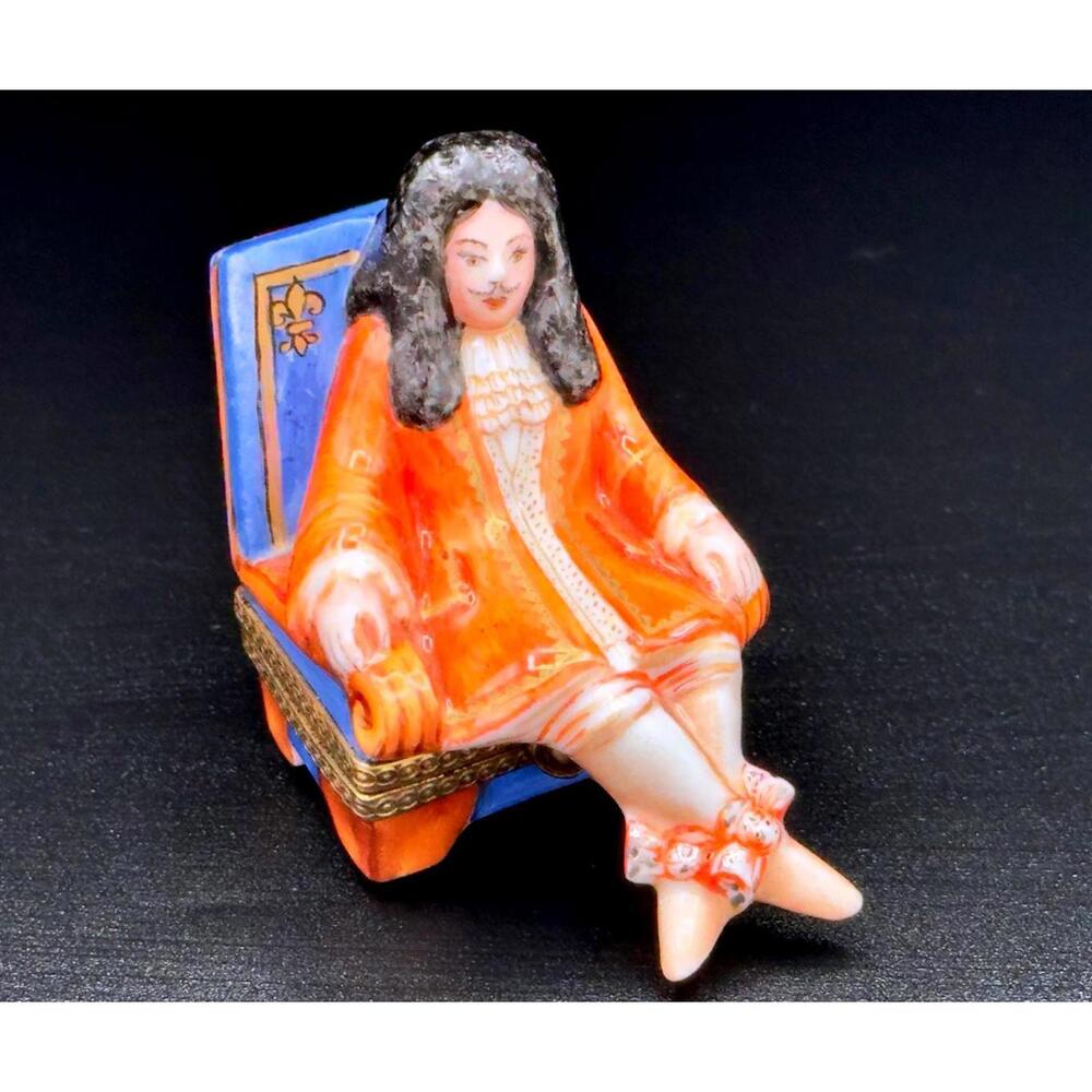 Authentic Limoges Hand Painted France Sun King Courtier on Throne Trinket Box